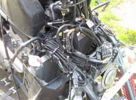 Und das bekommt man tats�chlich von einem bekannten Quadvertrieb aus Deutschland geliefert. Hier ist mehr Kabel aufgewickelt als Seil auf der Seilwinde. Nicht sch�n.